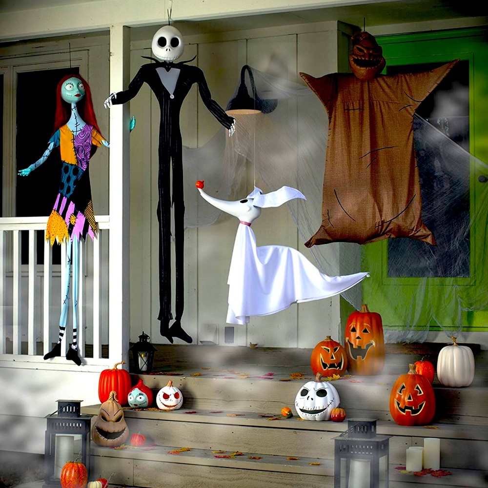 THE NIGHTMARE BEFORE CHRISTMAS  JACK SKELLINGTON AND SALLY HANGING DECORATION